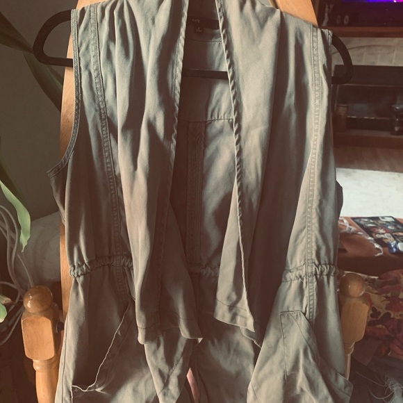 🔥FATE army green vest - Picture 5 of 7